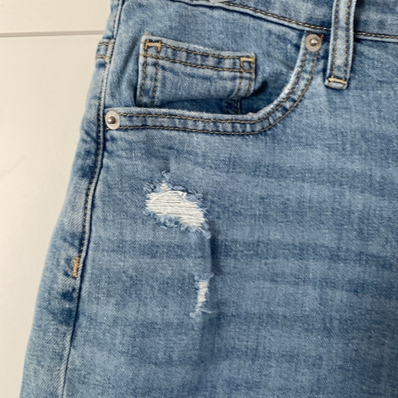 Universal Thread Distressed Wide Leg Jeans - Picture 4 of 8